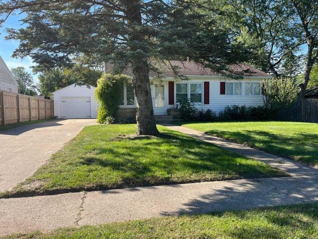 1119 Chrysler Street, Kalamazoo, MI 49048