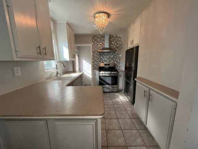 1119 Chrysler Street, Kalamazoo, MI 49048