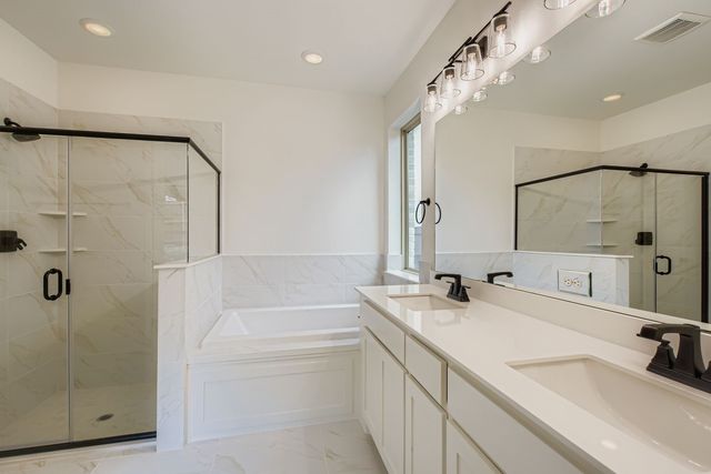 828 Trailing Vine Road, Lavon, TX 75166