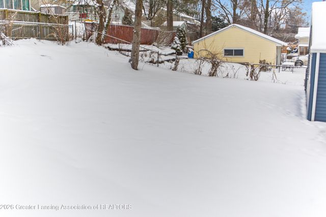 1015 Westfield Road, Lansing, MI 48917