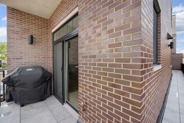 514 Hillgrove Avenue 202, Western Springs, IL 60558
