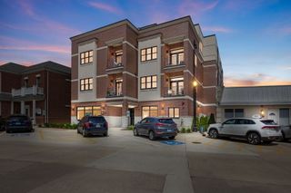 514 Hillgrove Avenue 202, Western Springs, IL 60558
