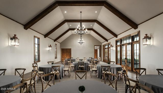 2440 W MAXIMO Way, Phoenix, AZ 85085