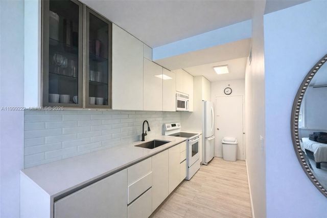 100 Lincoln Rd 430, Miami Beach, FL 33139