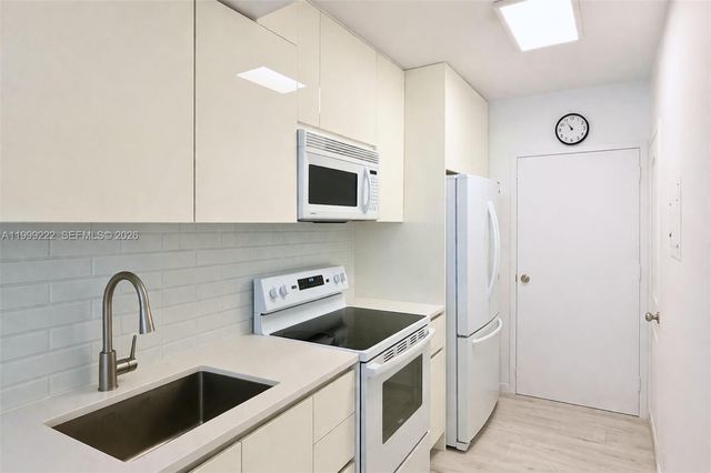 100 Lincoln Rd 430, Miami Beach, FL 33139