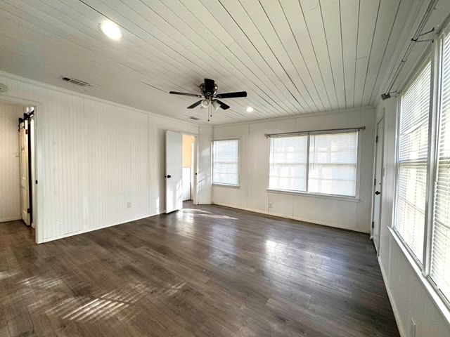 2108 CR 4110, Pittsburg, TX 75686