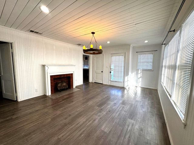 2108 CR 4110, Pittsburg, TX 75686