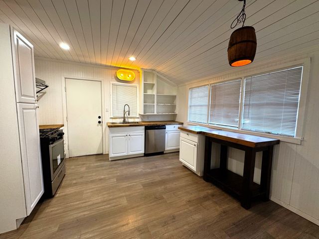 2108 CR 4110, Pittsburg, TX 75686