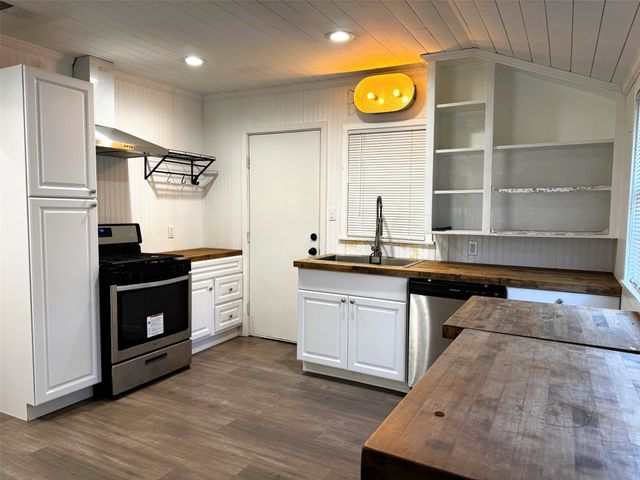 2108 CR 4110, Pittsburg, TX 75686