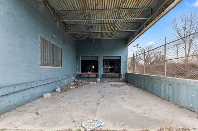 15306 Rosa Parks Boulevard, Detroit, MI 48238