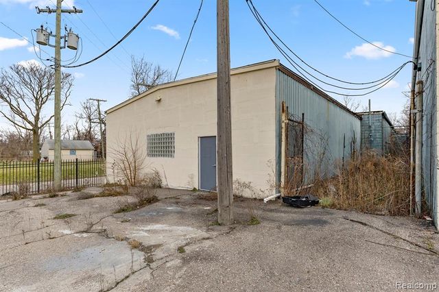 15306 Rosa Parks Boulevard, Detroit, MI 48238