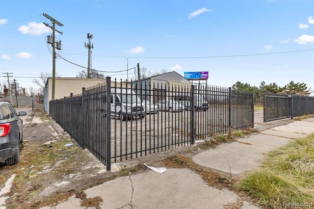 15306 Rosa Parks Boulevard, Detroit, MI 48238
