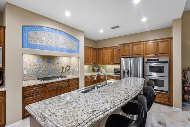 123 Brenna Lane, Palm Desert, CA 92211