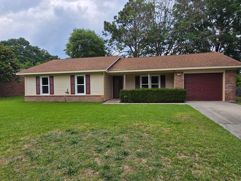 112 Totem Court, Summerville, SC 29486