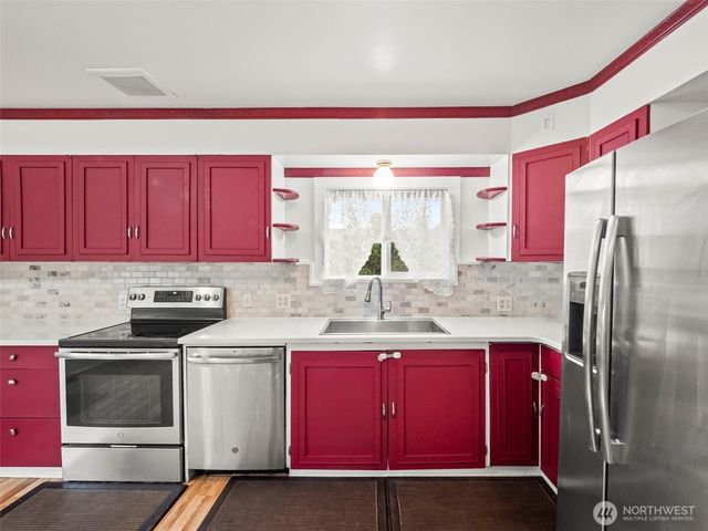 211 S 46th Street, Tacoma, WA 98418