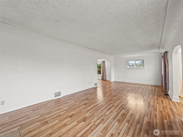 211 S 46th Street, Tacoma, WA 98418