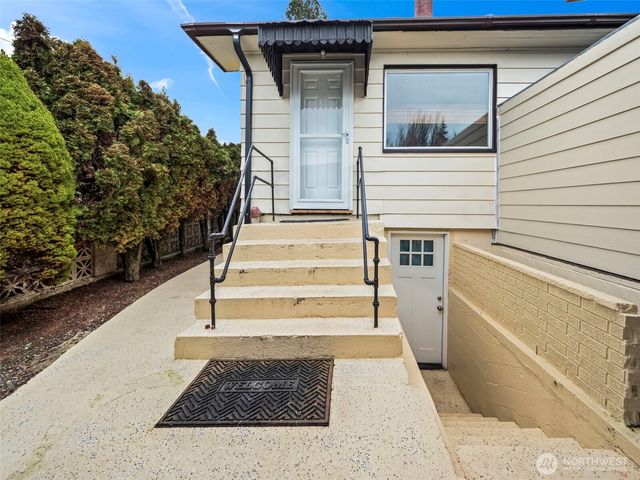 211 S 46th Street, Tacoma, WA 98418