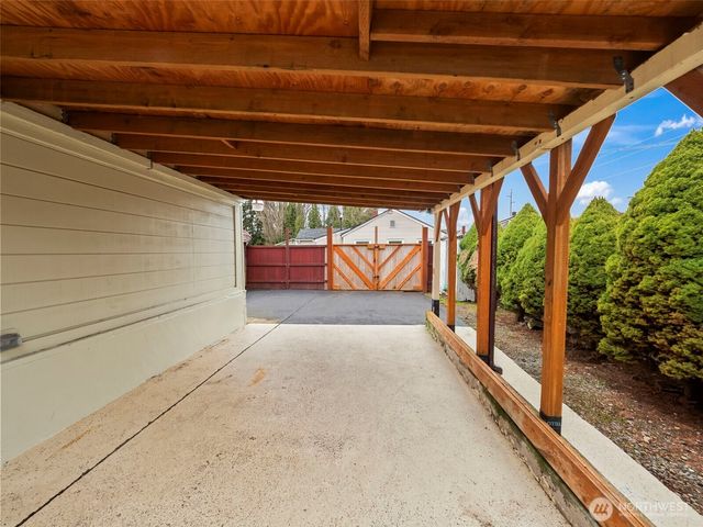 211 S 46th Street, Tacoma, WA 98418