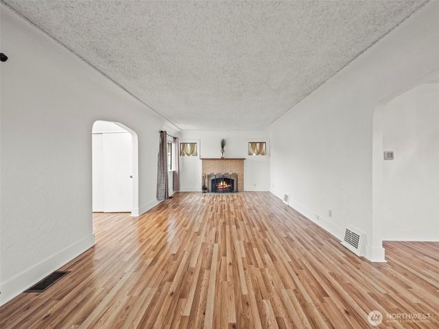 211 S 46th Street, Tacoma, WA 98418