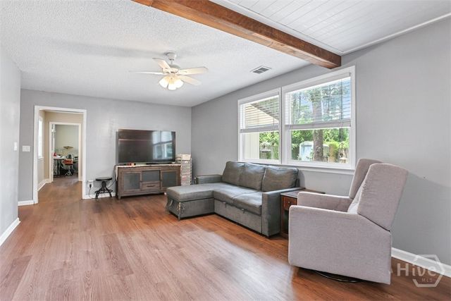 8 Hillyer Drive, Savannah, GA 31406