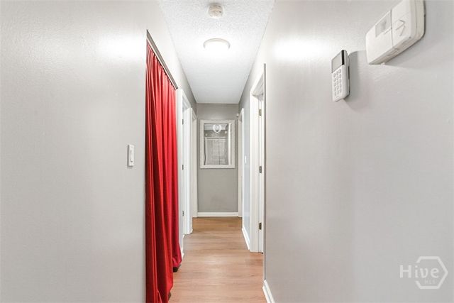 8 Hillyer Drive, Savannah, GA 31406