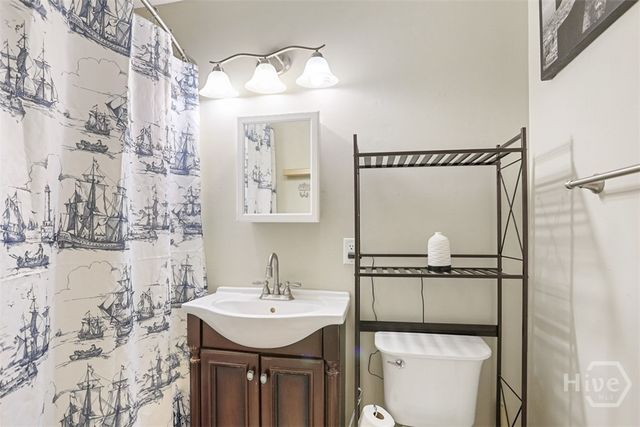 8 Hillyer Drive, Savannah, GA 31406