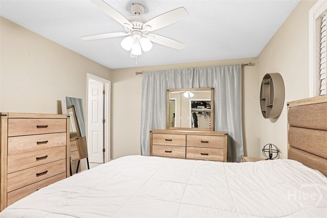 8 Hillyer Drive, Savannah, GA 31406