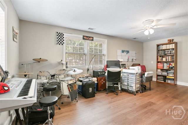 8 Hillyer Drive, Savannah, GA 31406