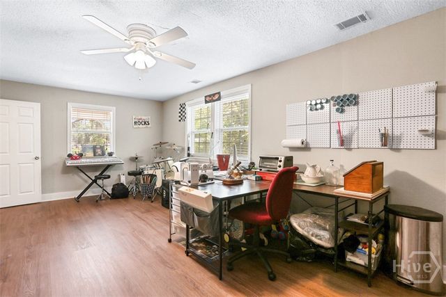 8 Hillyer Drive, Savannah, GA 31406