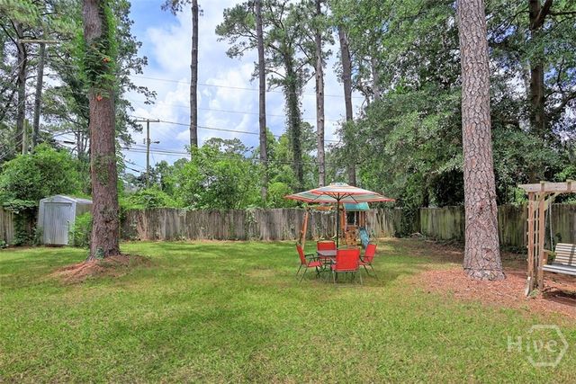 8 Hillyer Drive, Savannah, GA 31406