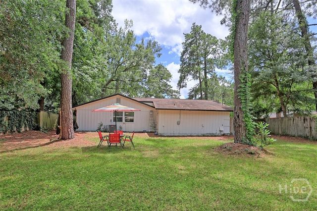 8 Hillyer Drive, Savannah, GA 31406