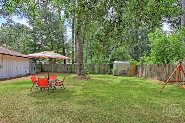 8 Hillyer Drive, Savannah, GA 31406