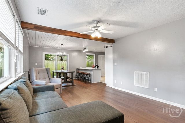8 Hillyer Drive, Savannah, GA 31406