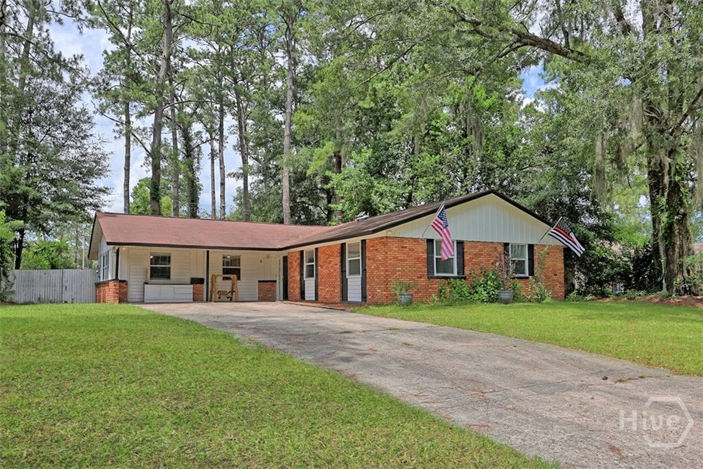 8 Hillyer Drive, Savannah, GA 31406
