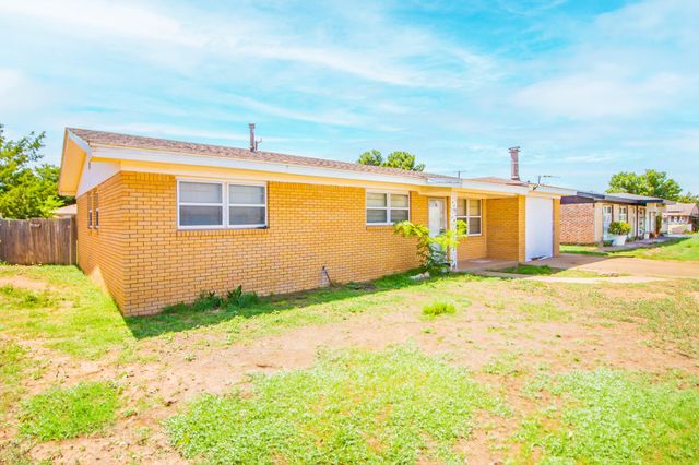 110 Ave T, Levelland, TX 79336