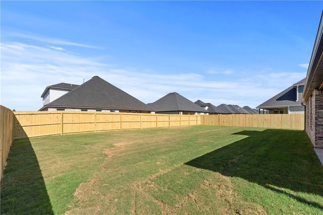 1121 Canyon Maple Street, Centerton, AR 72719