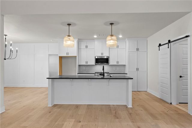 1121 Canyon Maple Street, Centerton, AR 72719