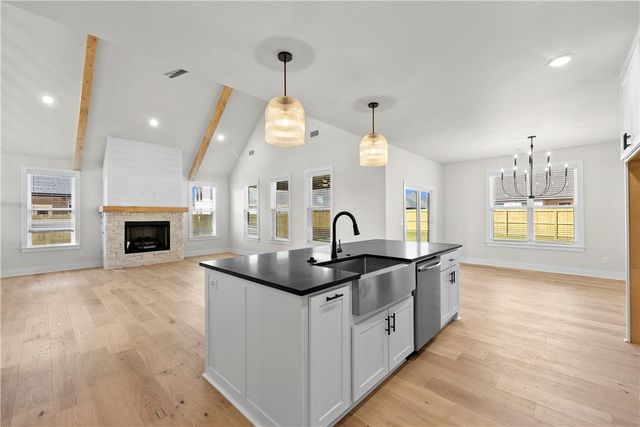 1121 Canyon Maple Street, Centerton, AR 72719