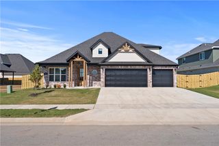 1121 Canyon Maple Street, Centerton, AR 72719