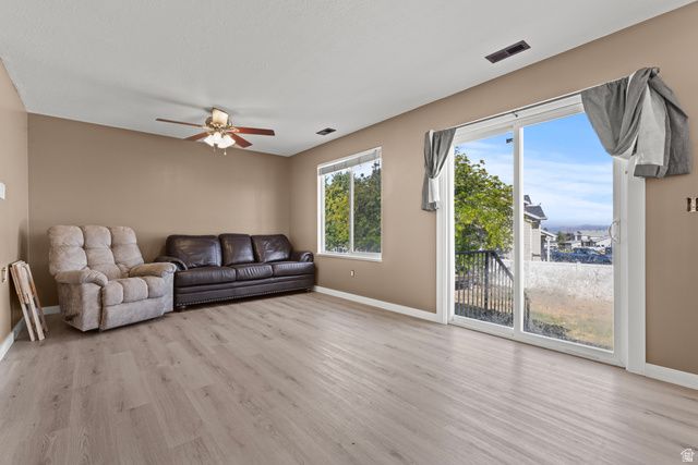 4121 WESTLAKE DR, Roy, UT 84067