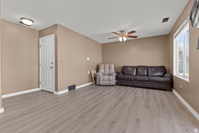 4121 WESTLAKE DR, Roy, UT 84067