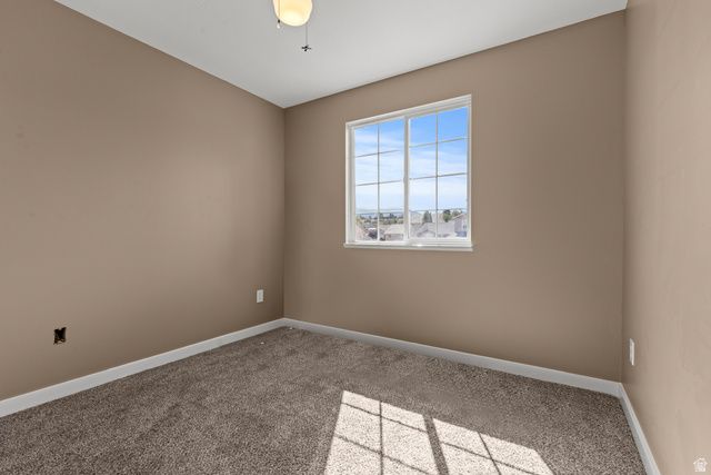 4121 WESTLAKE DR, Roy, UT 84067