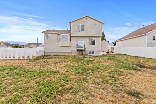 4121 WESTLAKE DR, Roy, UT 84067