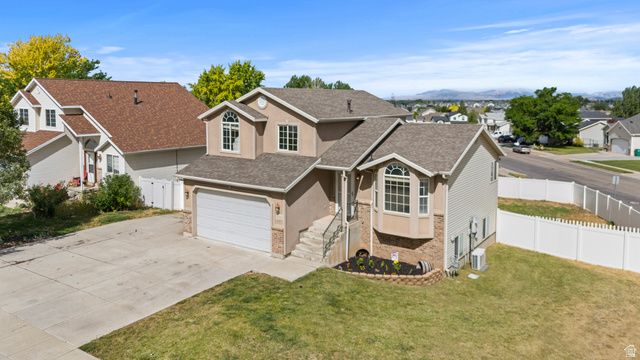 4121 WESTLAKE DR, Roy, UT 84067