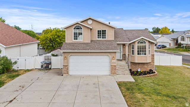 4121 WESTLAKE DR, Roy, UT 84067