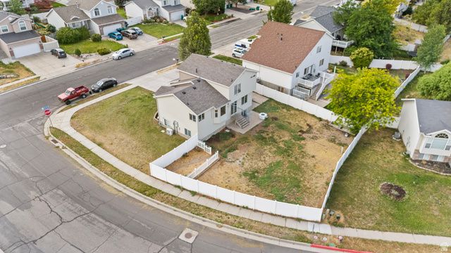 4121 WESTLAKE DR, Roy, UT 84067