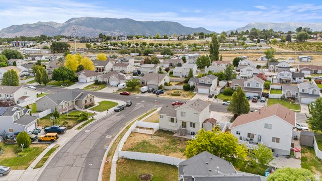 4121 WESTLAKE DR, Roy, UT 84067