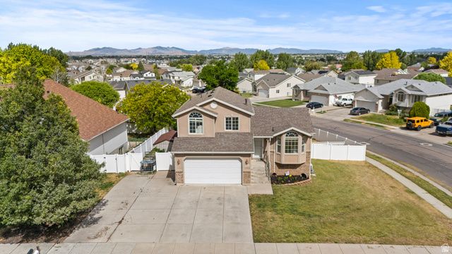 4121 WESTLAKE DR, Roy, UT 84067