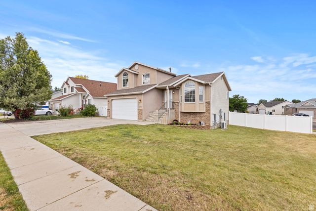 4121 WESTLAKE DR, Roy, UT 84067