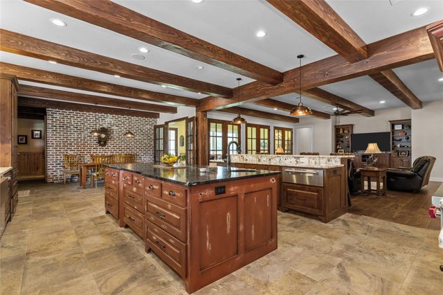 9155 Grizzly Drive, Kountze, TX 75979